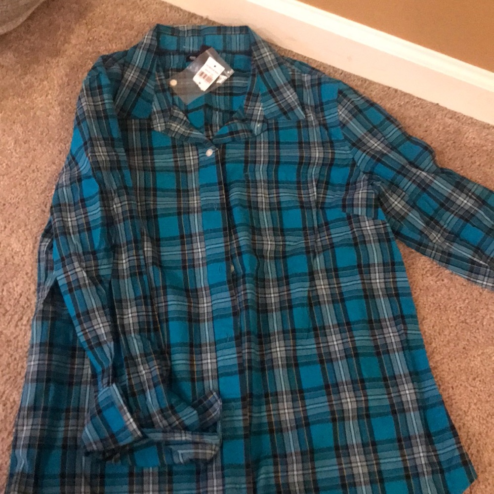 Women’s plaid shirt